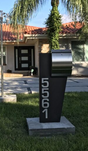 Tucker Modern Curbside Mailbox